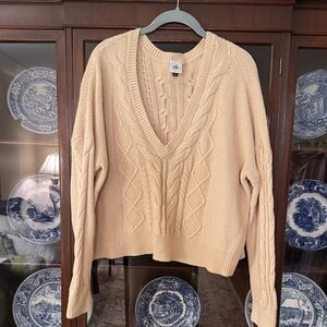 Knit V-Neck Cream Sweater Cabi